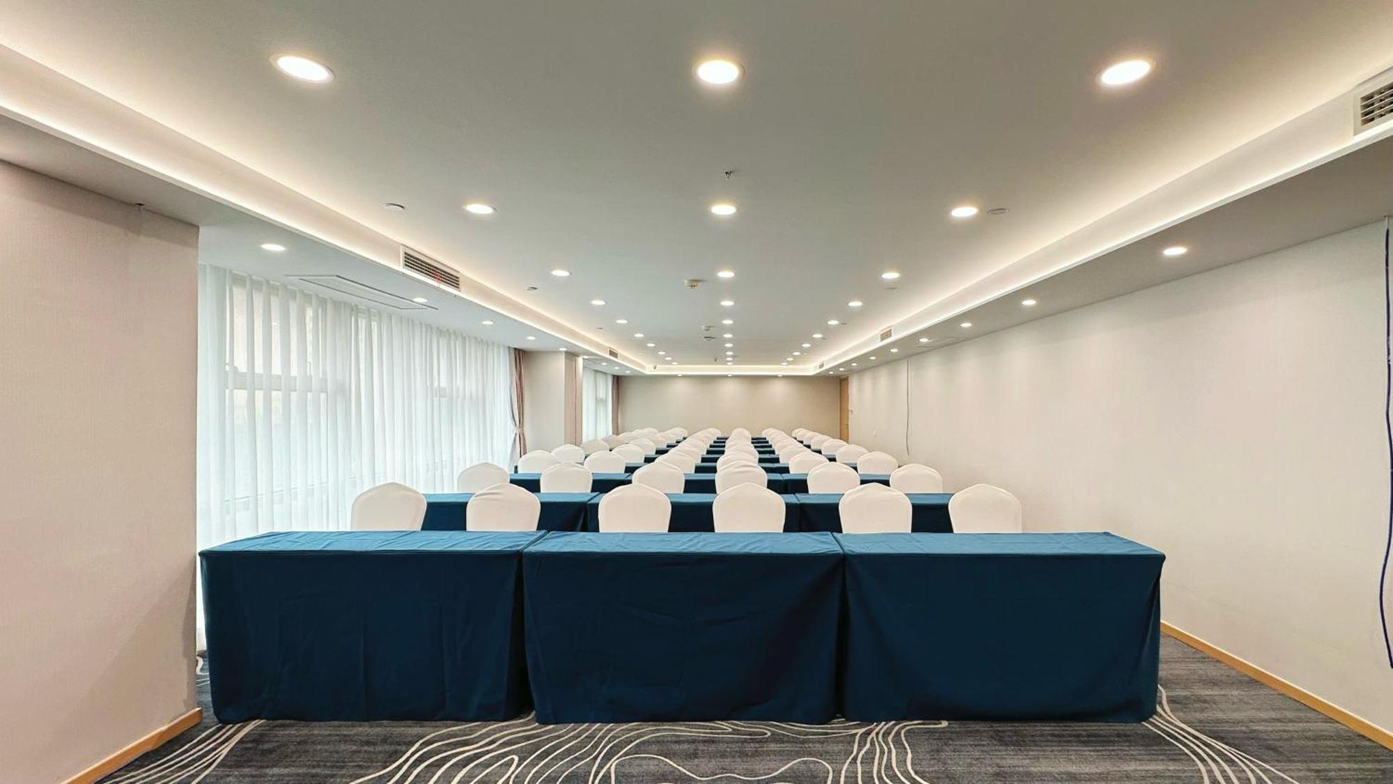 Holiday Inn Express Qingdao City Center, An Ihg Hotel Εξωτερικό φωτογραφία